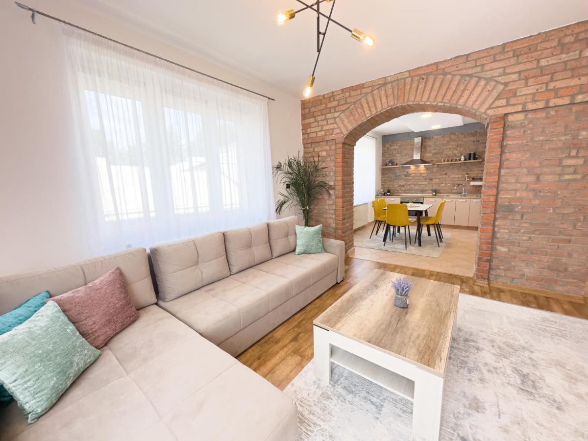 Luxurious And Cosy Brick Apartment - Free Private Parking Saraybosna Dış mekan fotoğraf